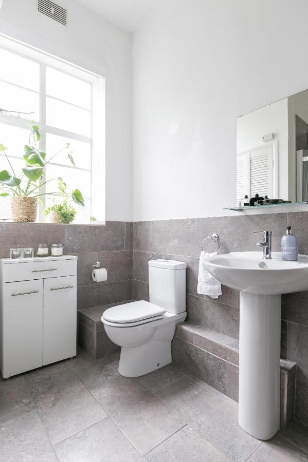 Chic 1 Bedroom Apartment In Bloomsbury, Sleeps 4 London Ngoại thất bức ảnh