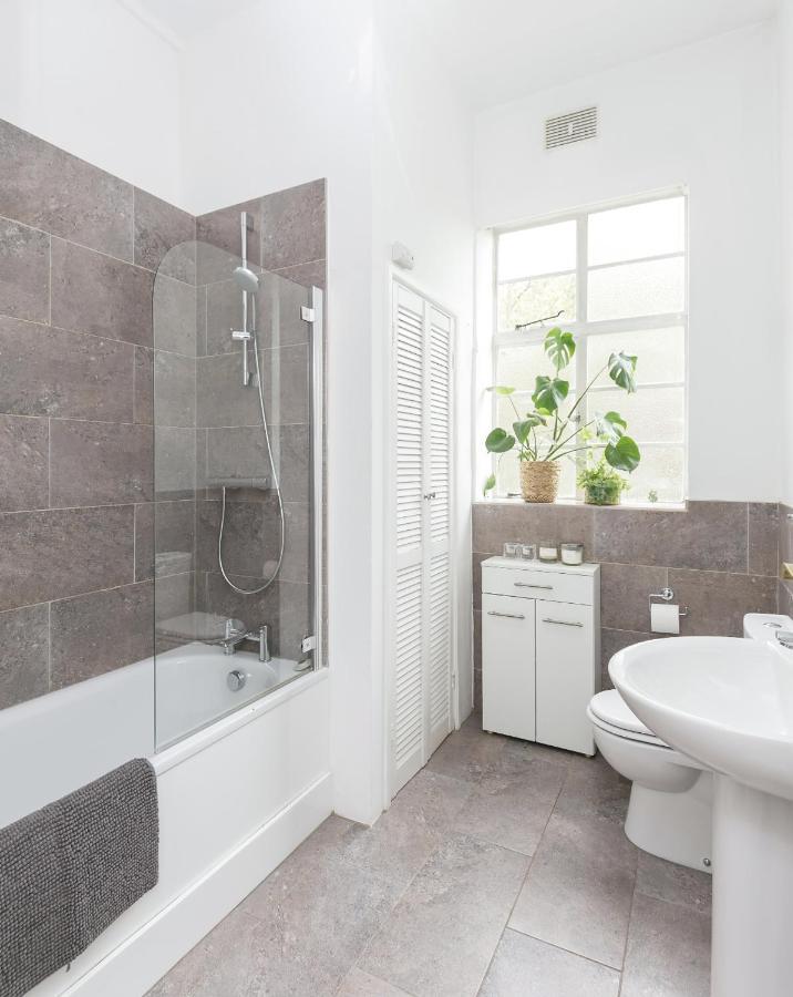 Chic 1 Bedroom Apartment In Bloomsbury, Sleeps 4 London Ngoại thất bức ảnh